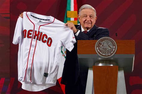 La Jornada AMLO envía saludo a novena mexicana previo a Clásico