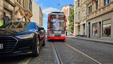 Falschparker Legen Stra Enbahnverkehr In Der Geiststra E Lahm Du Bist