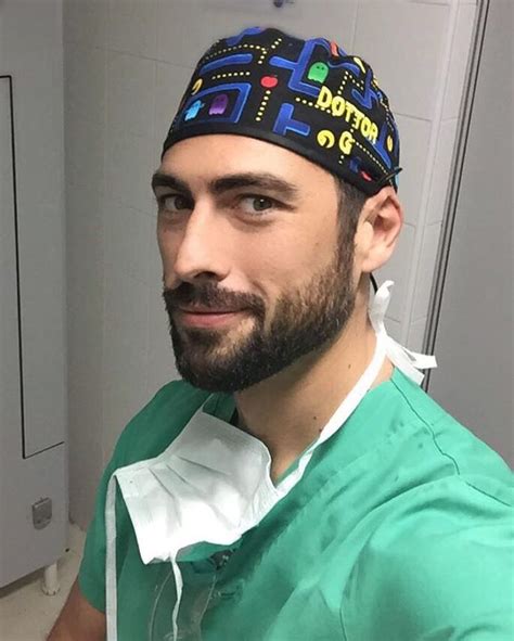 Dr Giovanni Angiolini Dottor G con un chulíssimo RobinHat modelo