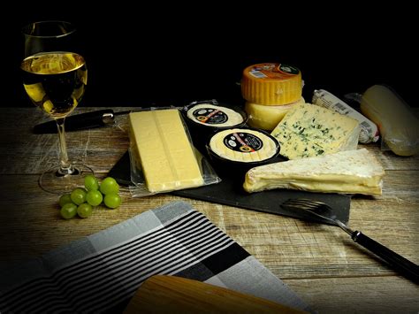 How to Pair Wine and Cheese for Your Next Party