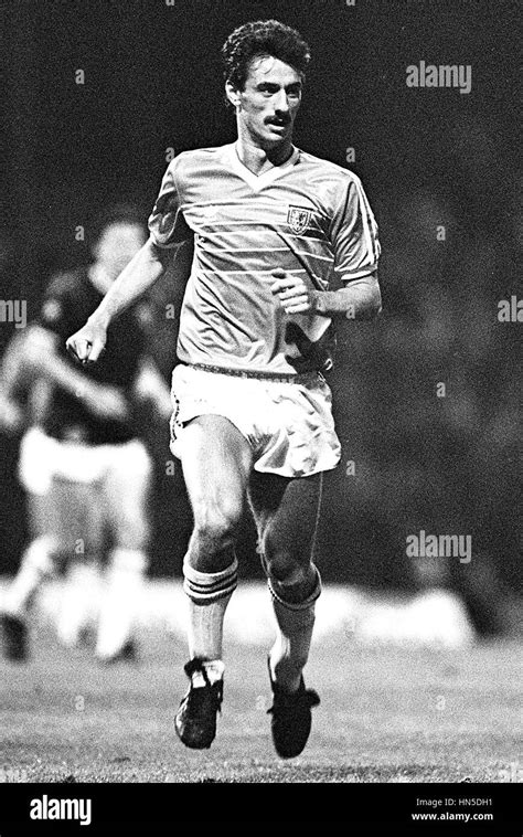 IAN RUSH WALES & LIVERPOOL FC 16 October 1985 Stock Photo - Alamy