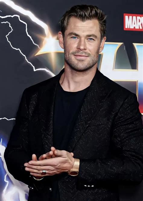 Pin By Bruh Callegher On Hemsy Chris Hemsworth Hemsworth Tony