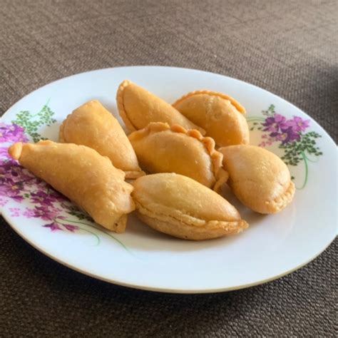 Mini Karipap Rangup Inti Serunding Ikan Pcs Shopee Malaysia