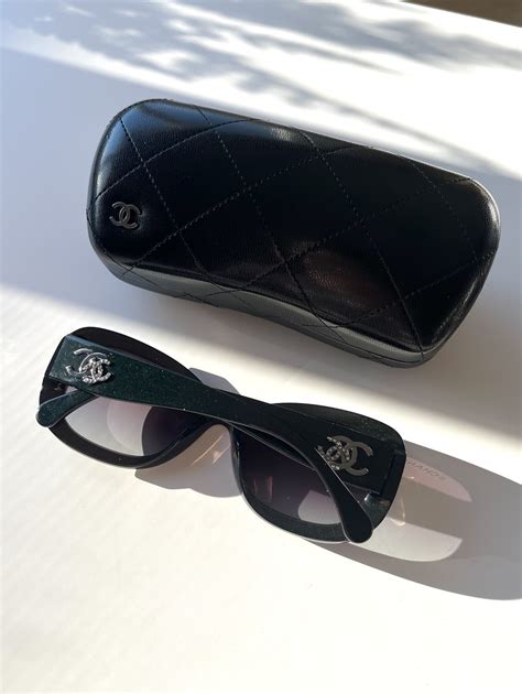 Vintage NEW 2023 CHANEL SWAROVSKI CC MULTILOGO OVAL SUNGLASSES | Grailed