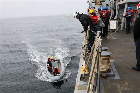 DVIDS - Images - USS Momsen (DDG 92) [Image 17 of 19]