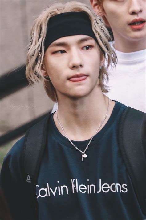 Pin By Elias On Stray Kids Hyunjin Long Hair Hyunjin Hair Stray