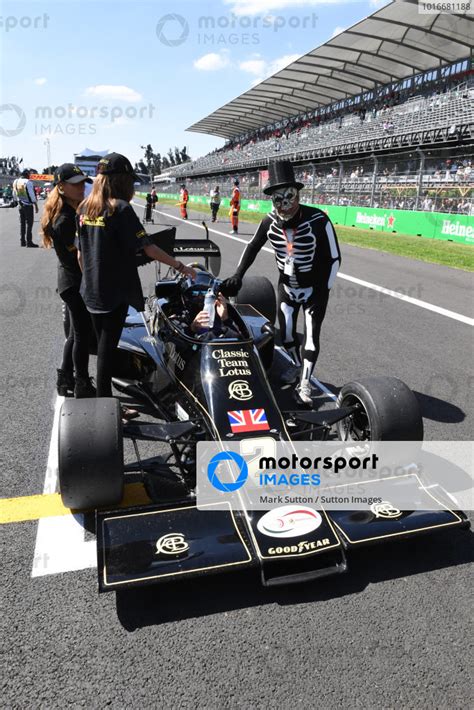 Gregory Thornton GBR Lotus 77 On The Grid On The Grid At Masters