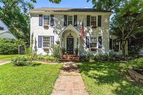 1941 Colonial house in Newport News, Virginia - $479k | Old Houses USA