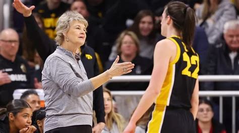 Unexpected Reaction Of Caitlin Clark To Iowa Head Coach Lisa Bluder