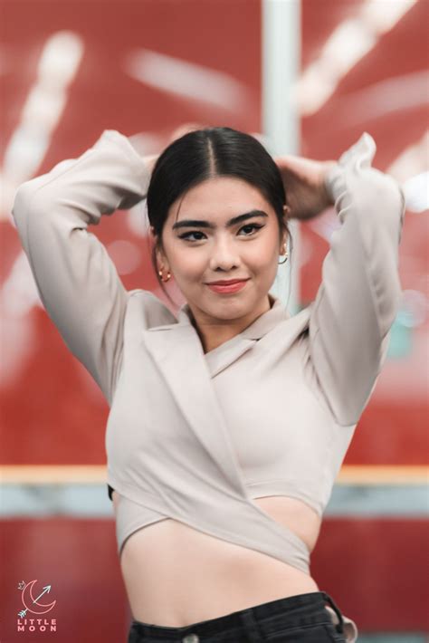 BINI MIKHA Arooo48 Pretty Brunette Female Filipino Beautiful Wife