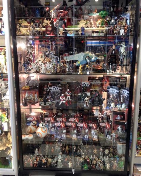 Awesome Star Wars Display at Lobos Collectables | Star wars collection ...