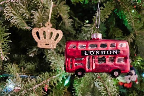 The 20 Best London Ornaments For Christmas 2022