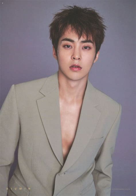 Xiumin [scan] Season’s Greetings 2019 Exo Kim Minseok Miembros Exo Celebridades Coreanas