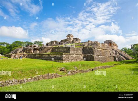 Temple of Kukulkan / Chichen Itza, Mexico Stock Photo - Alamy