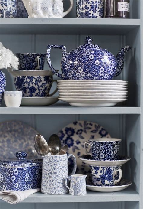 Blue Calico im blauen Mix. Der typische britische Dresser Look. www ...