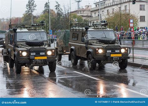 Armadura Del Veh Culo De Camino En Desfile Militar En Praga Rep Blica