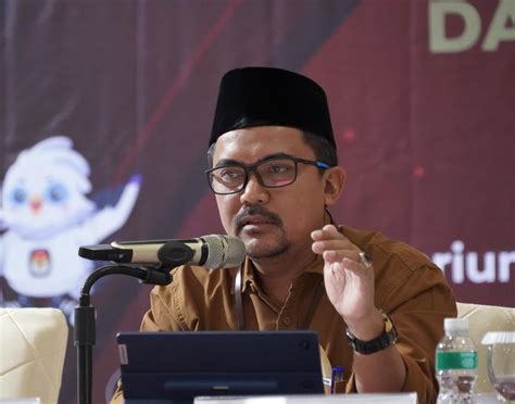 Kpu Padang Panjang Umumkan Hasil Penelitian Administrasi Calon Anggota