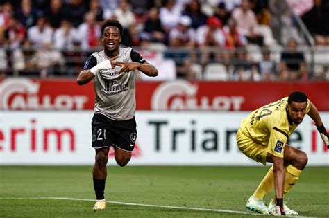 Eintracht Frankfurt Geht Bei Elye Wahi Leer Aus