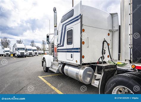 Bonnet Classic Big Rig Semi Truck Tractor With Empty Car Hauler Semi