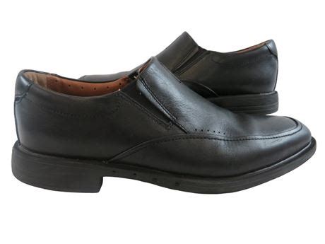 ShopTheSalvationArmy - Clarks Black Leather Loafers, Size: 8 (Men) [C103]