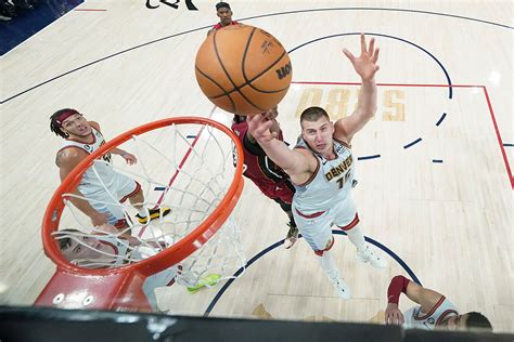 Nikola Jokic Hace Historia Como El Primer Mvp Que Lidera En Puntos