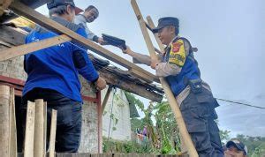 Puluhan Rumah Rusak Diterjang Puting Beliung Sumedang Ekspres