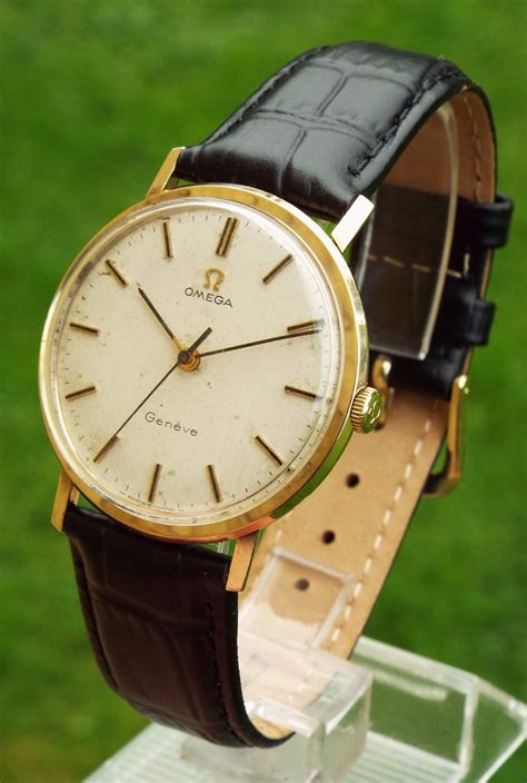 Gents 9ct Gold Omega Genève Wrist Watch - LA72426 | LoveAntiques.com