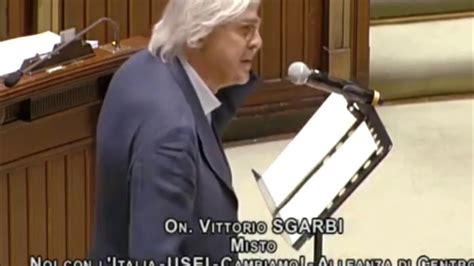 Vittorio Sgarbi Portato Via Di Peso Camera Dei Deputati 25 6 2020