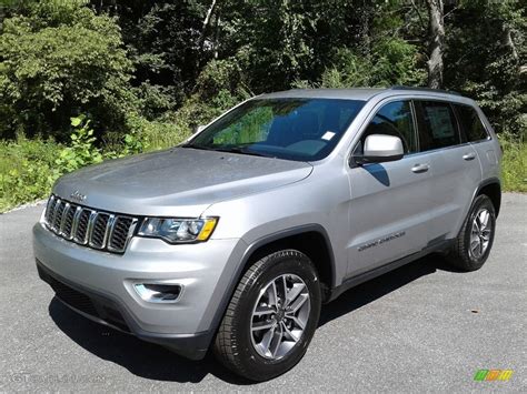 2020 Jeep Grand Cherokee Laredo E Exterior Photos