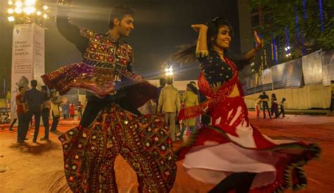 play garba  periods  comprehensive guide  navratri