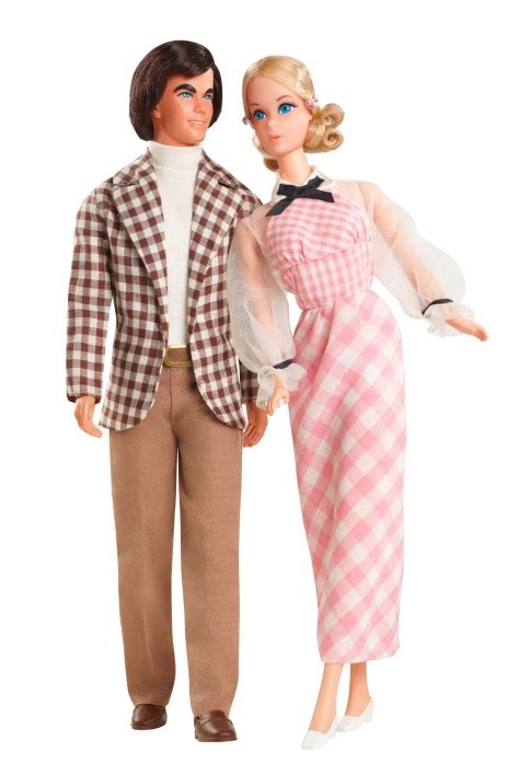 Barbie Y Ken La Pareja Más Famosa Del Mundo Del Juguete Una Vitrina