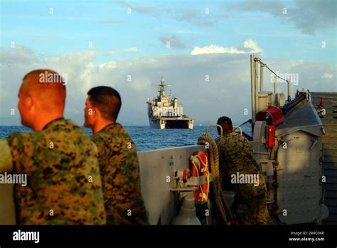 Us Navy U S Marines Assigned To The St Marine Expeditionary Unit