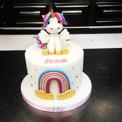 Baby Unicorno Decorated Cake By Donatella Bussacchetti Cakesdecor