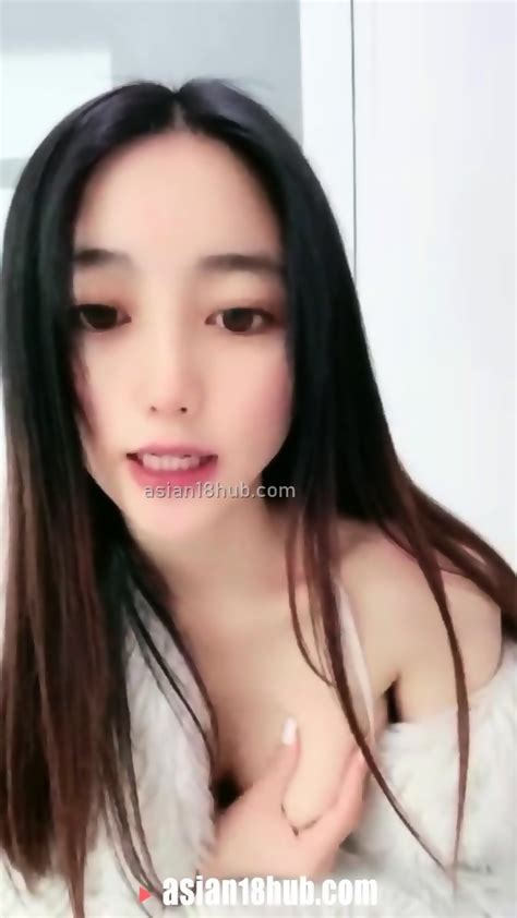 Chinese Live Girl 顶级女神骚妇猫猫卖骚女主播中的颜值天花板奶子又大又白 Eporner