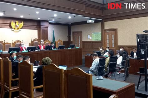 Sidang Dugaan Korupsi Tanah Munjul Ditunda