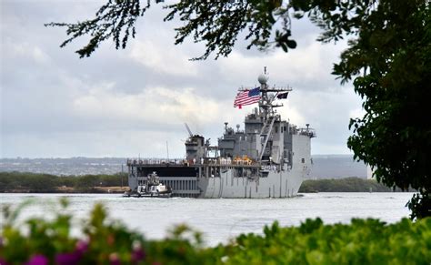 Dvids Images Uss Pearl Harbor Arrives In Pearl Harbor [image 6 Of 6]