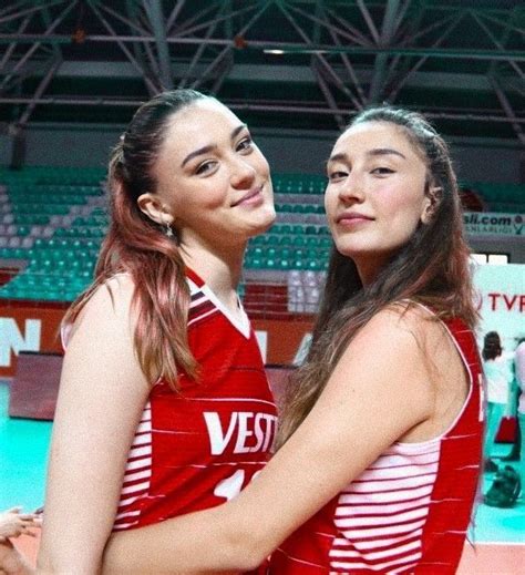 Be Endiklerim Panosundaki Pin Voleybol Oyuncular Voleybol