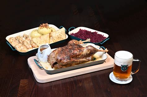 Svatomartinská husa v EFI Hostinci Osmec Blog | e-Finance, a.s.