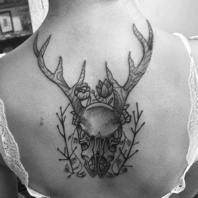 20 Cool Deer Skull Tattoos You Ll Adore Spiritustattoo