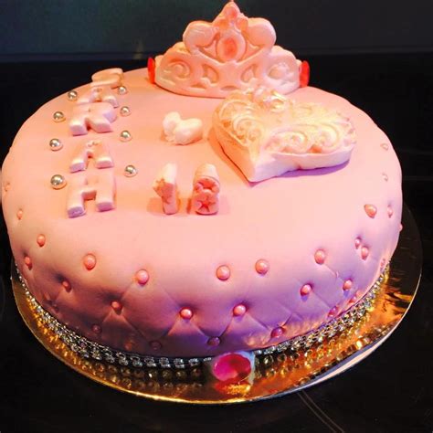 Gâteau Princesse Cake design Pâte à sucre Les Délices de Mary