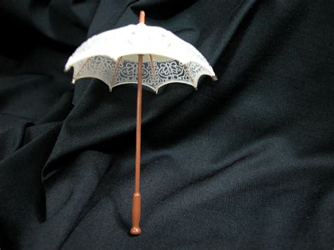 Heidi Ott Dollhouse Miniature Scale White Umbrella Xz