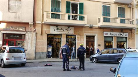 Imperia Precipita Da Un Palazzo Di Via Berio Grave Un Uomo Riviera24