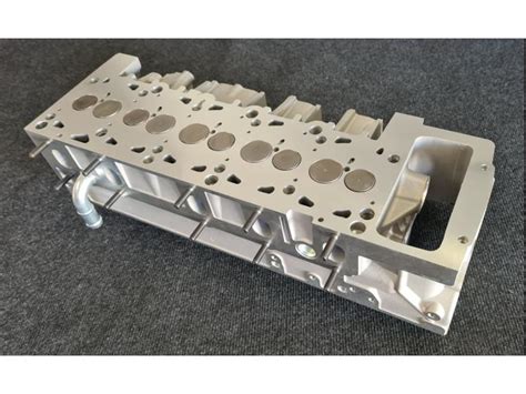 Cylinder Head Volkswagen Transporter T5 2 5 TDi 070103063D BPC