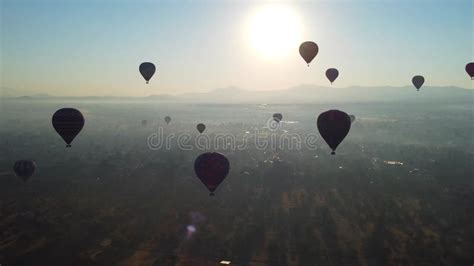Sunrise On Hot Air Balloon Over The Teotihuacan Pyramids Stock Video Video Of Beautiful