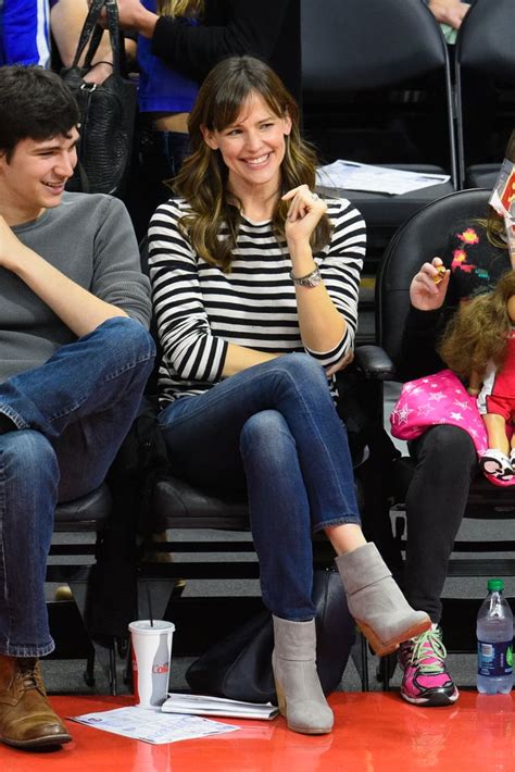 Jennifer Garner and Violet Affleck at a Clippers Game in LA | POPSUGAR Celebrity Photo 3