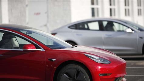 Tesla Kündigt Stellenabbau An