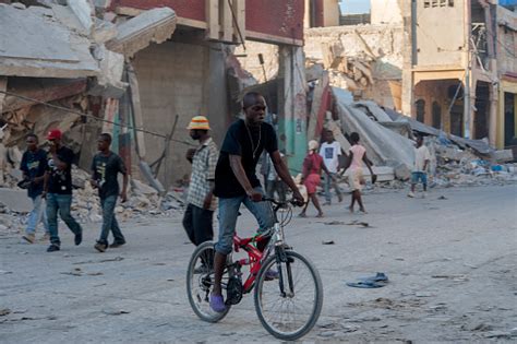 Earthquake Damage In Portauprince Haiti Stock Photo - Download Image ...