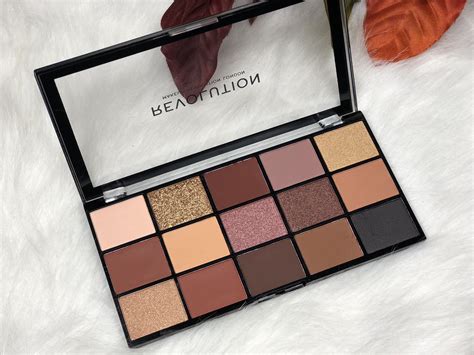 Review Makeup Revolution Reloaded • Velvet Rose Eyeshadow Palette