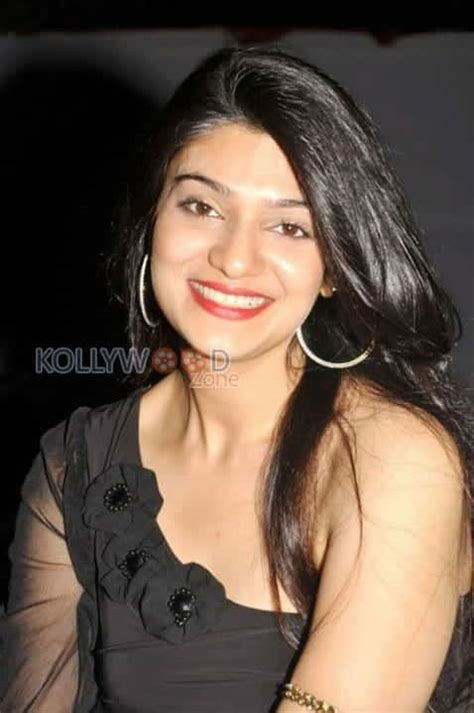 Siya Gautham Hot Pictures Kollywood Zone