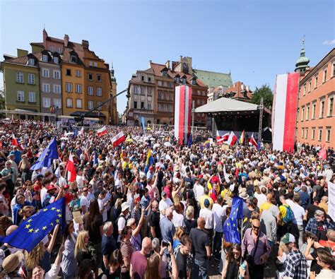 Marsz 4 czerwca Donald Tusk dzisiaj na ulicach Warszawy jest nas pół